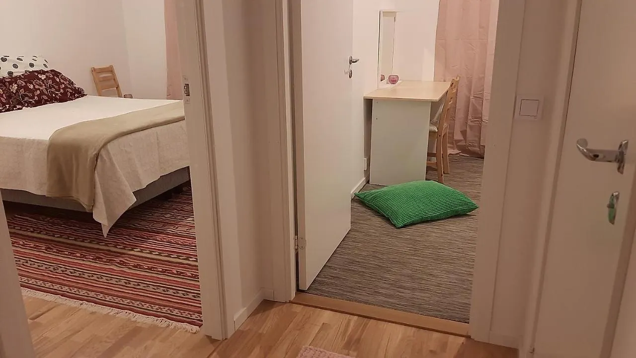בית אירוח Stockholm Private Rooms In Shared Lovely, Amazing, Modern Apartment +Garden +Bbq