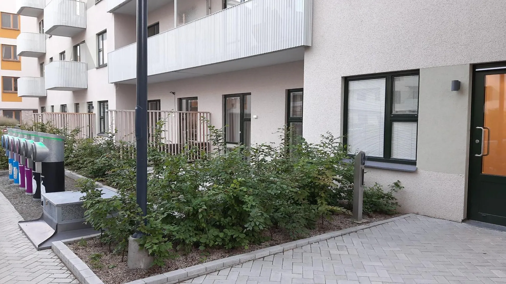 Stockholm Private Rooms In Shared Lovely, Amazing, Modern Apartment +Garden +Bbq שבדיה
