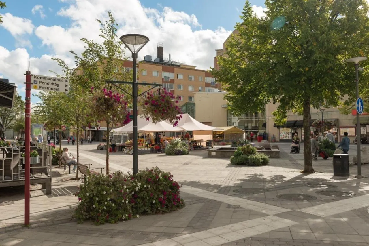Stockholm Private Rooms In Shared Lovely, Amazing, Modern Apartment +Garden +Bbq Homestay