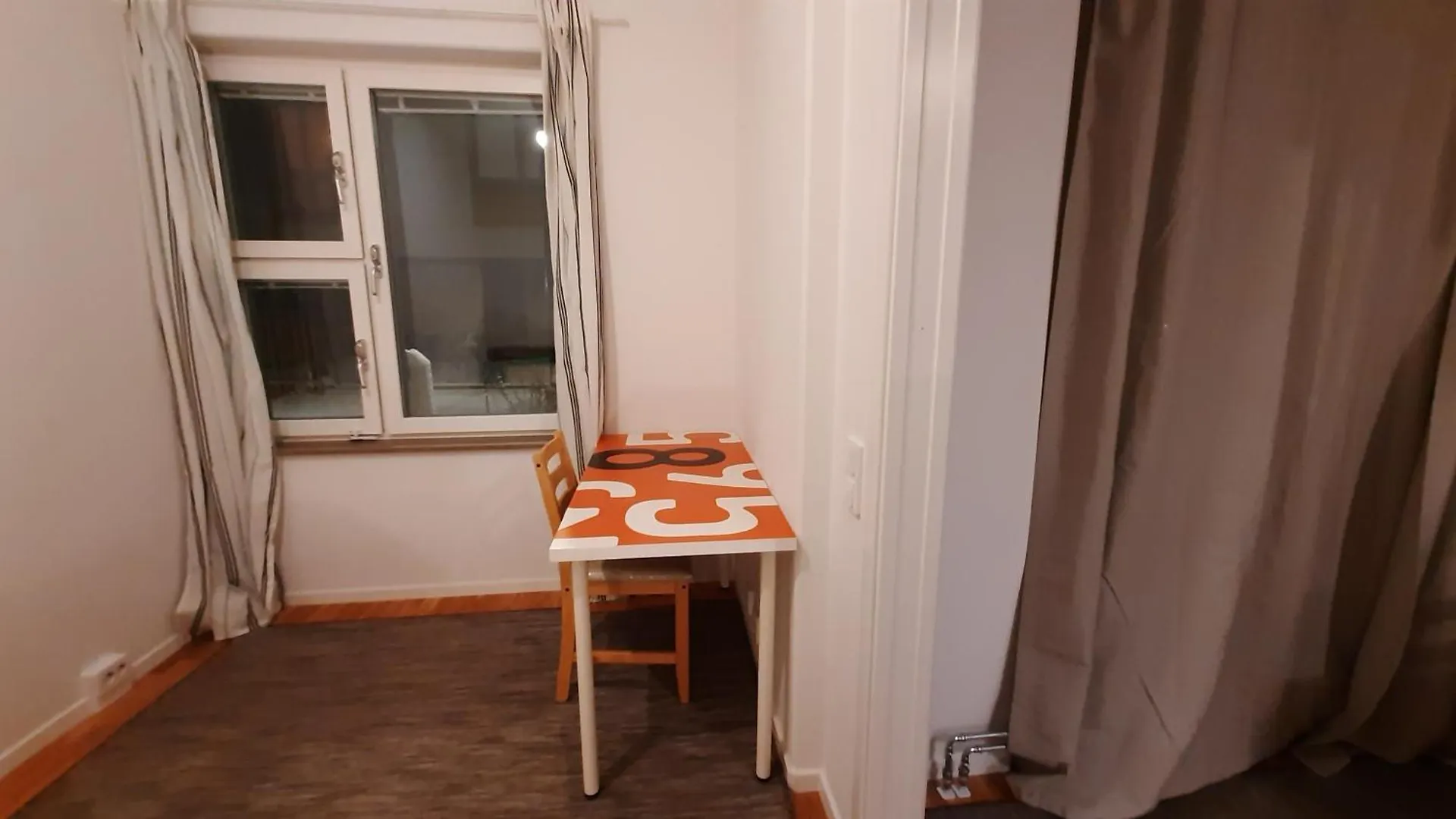 Stockholm Private Rooms In Shared Lovely, Amazing, Modern Apartment +Garden +Bbq Homestay