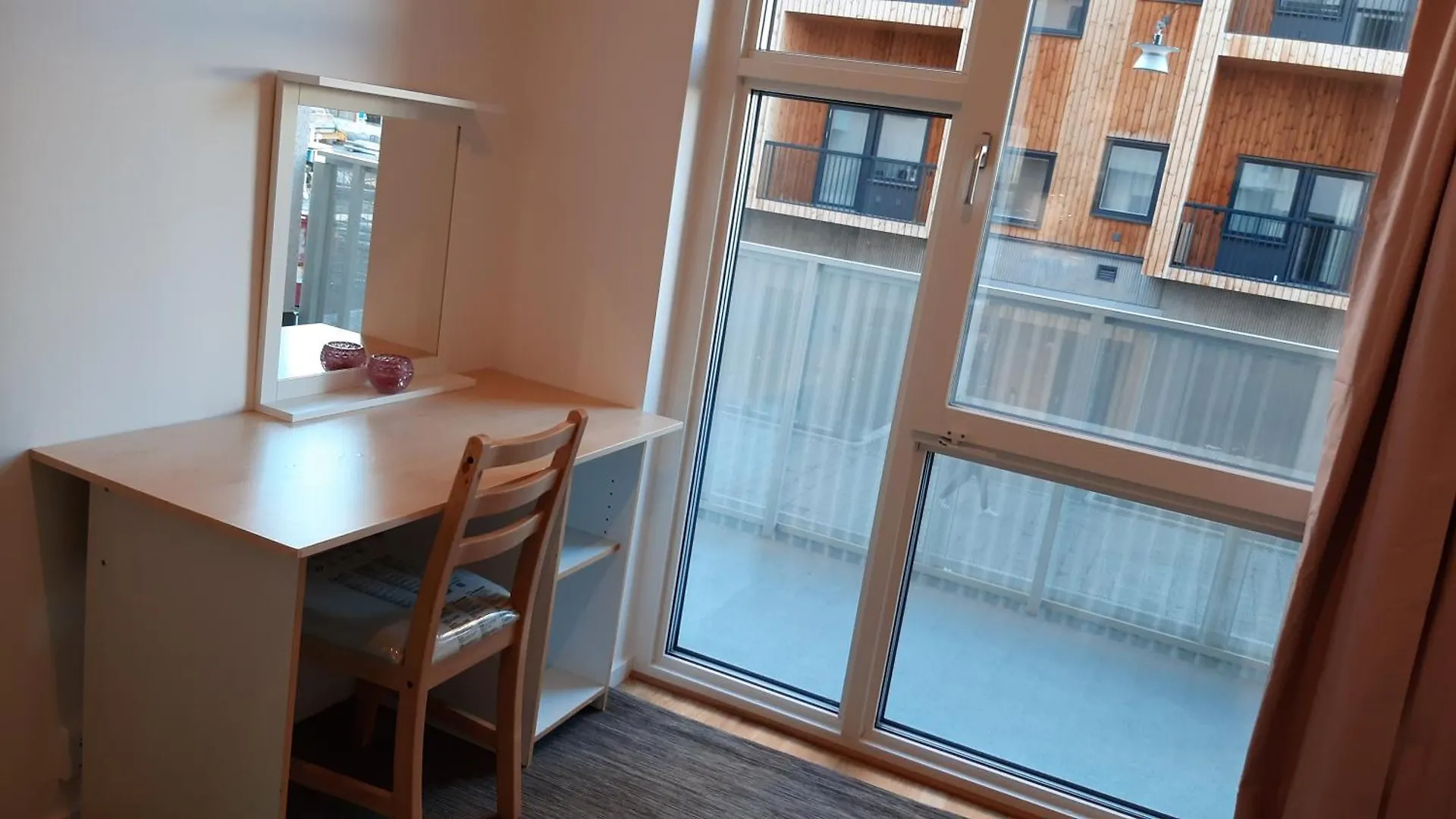 Homestay Stockholm Private Rooms In Shared Lovely, Amazing, Modern Apartment +Garden +Bbq