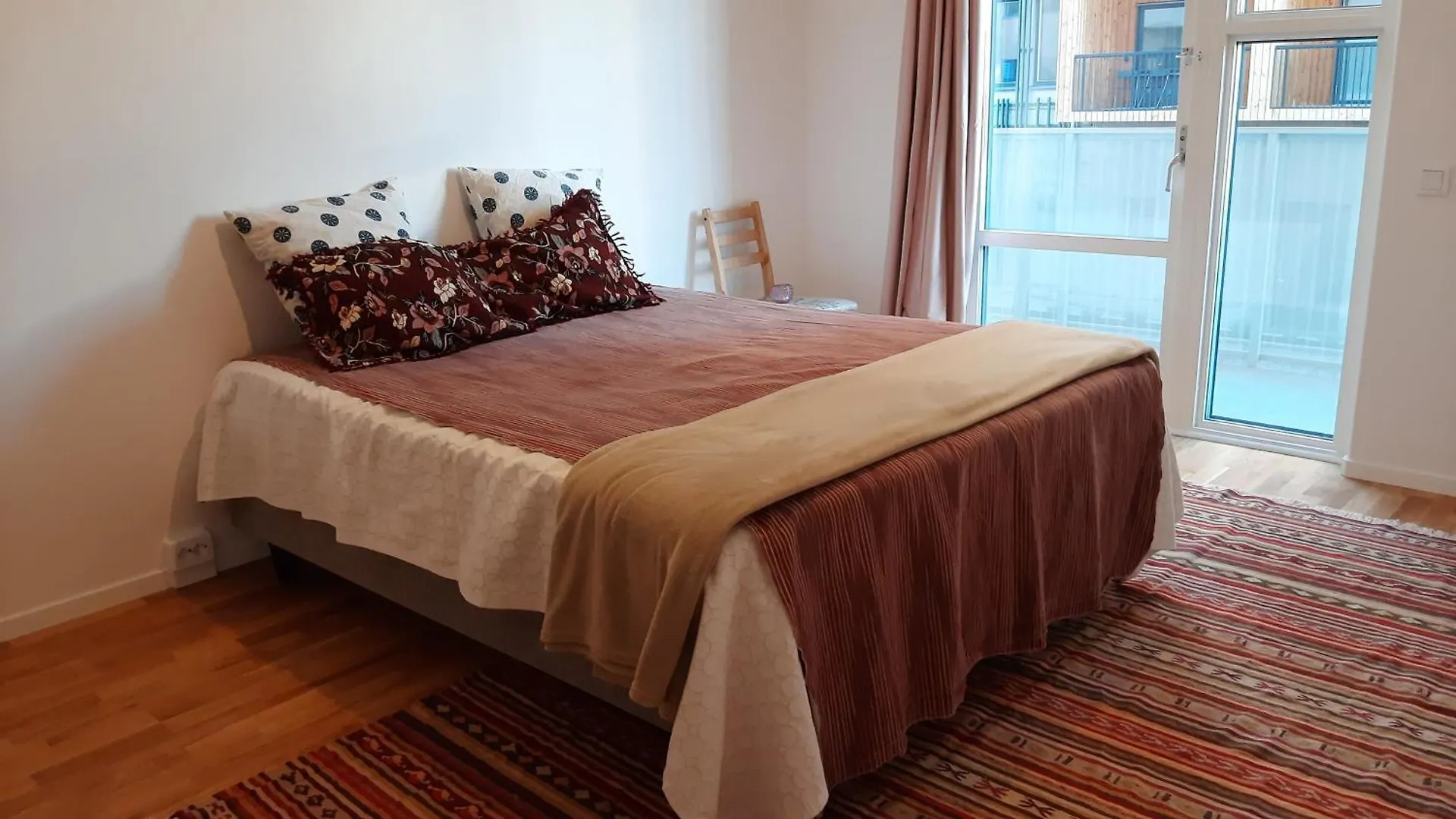 Homestay Stockholm Private Rooms In Shared Lovely, Amazing, Modern Apartment +Garden +Bbq